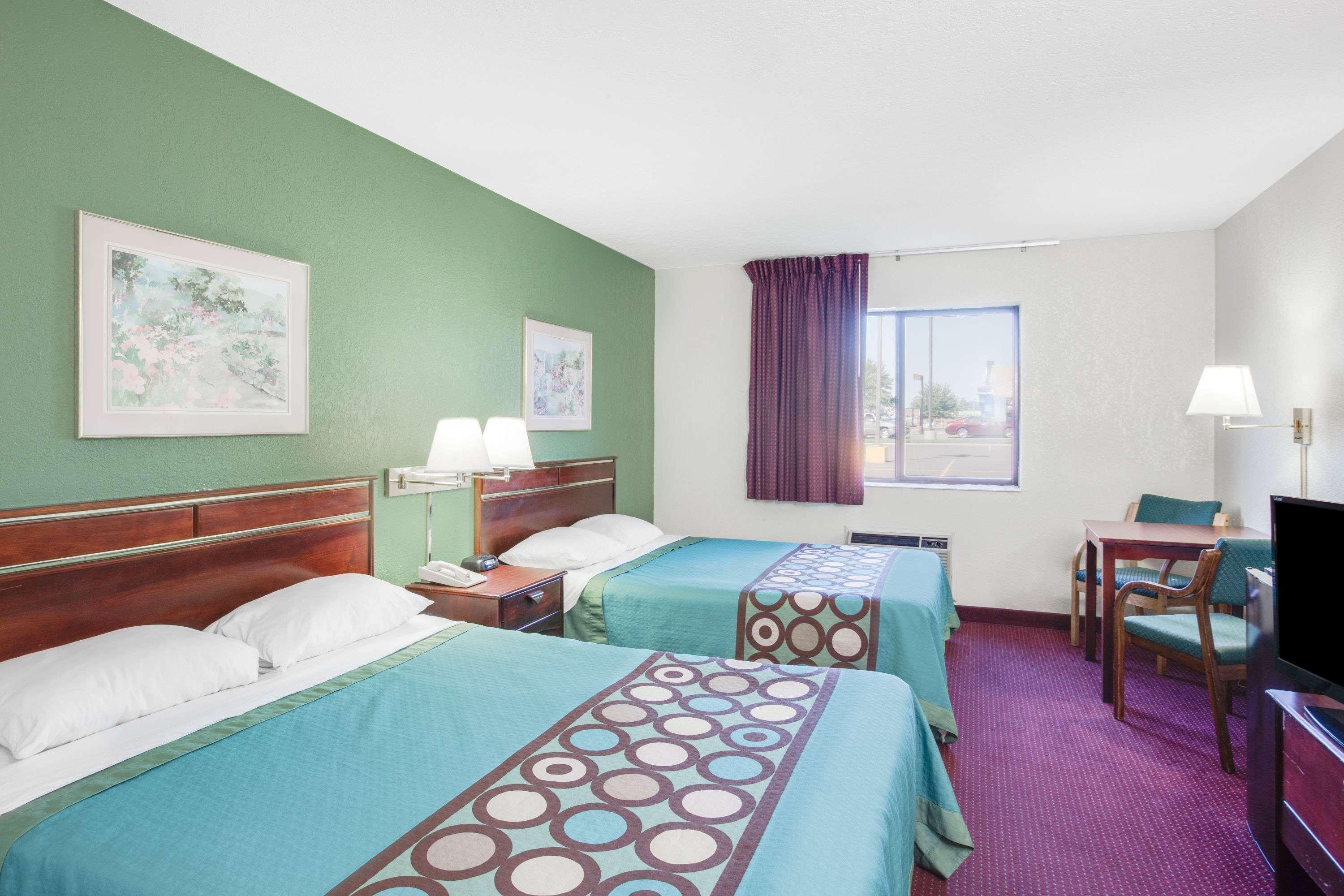 Super 8 By Wyndham Kennett Motel Kültér fotó